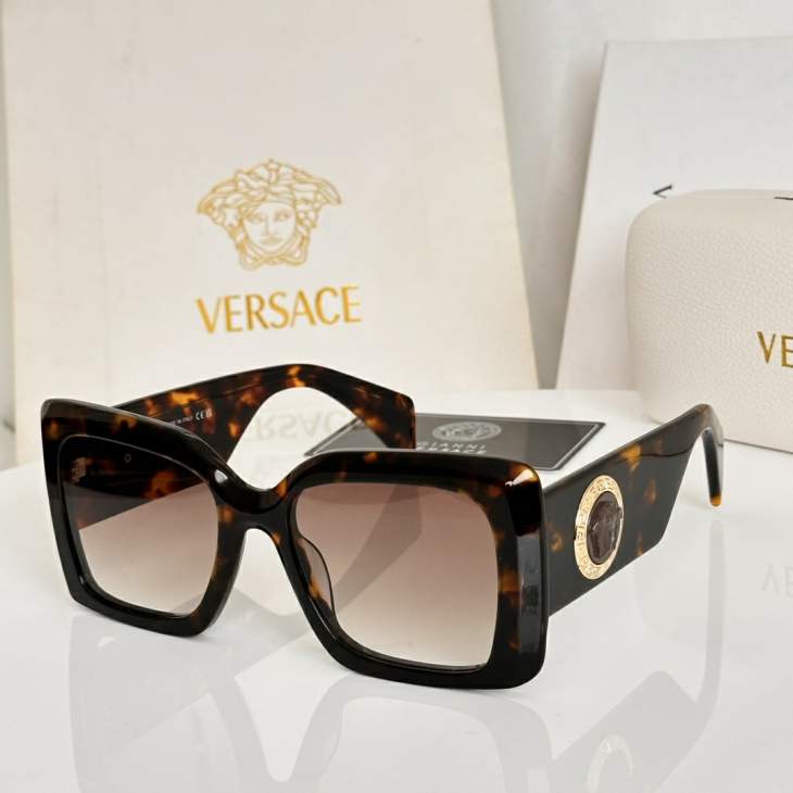 Picture of Versace Sunglasses _SKUfw79399132fw